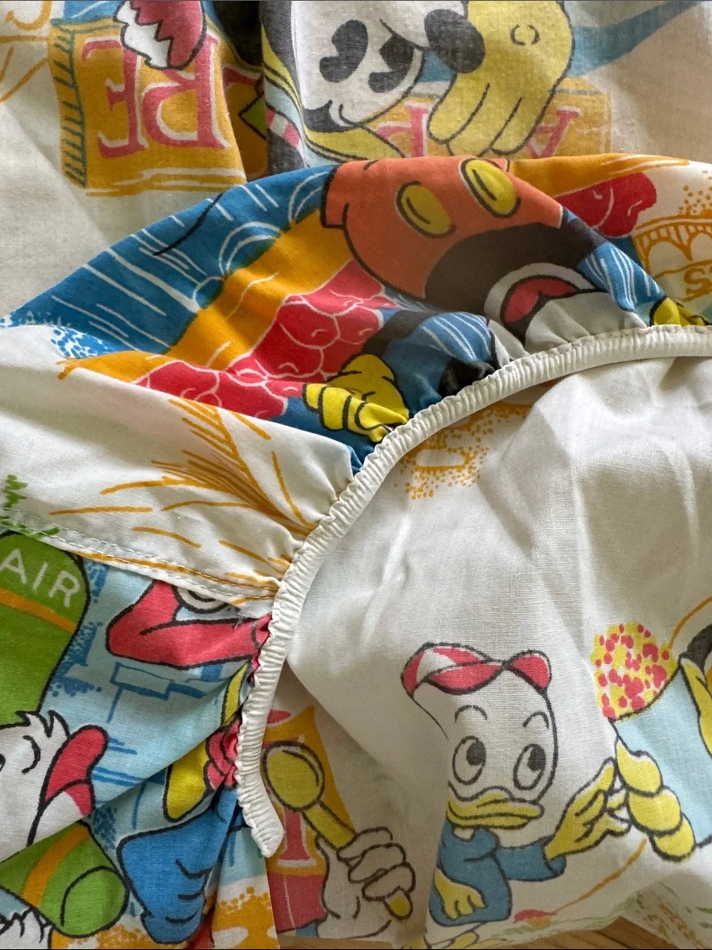 Vintage Disney Mickey Mouse Carnival Twin Fitted Sheet Donald Goofy USA